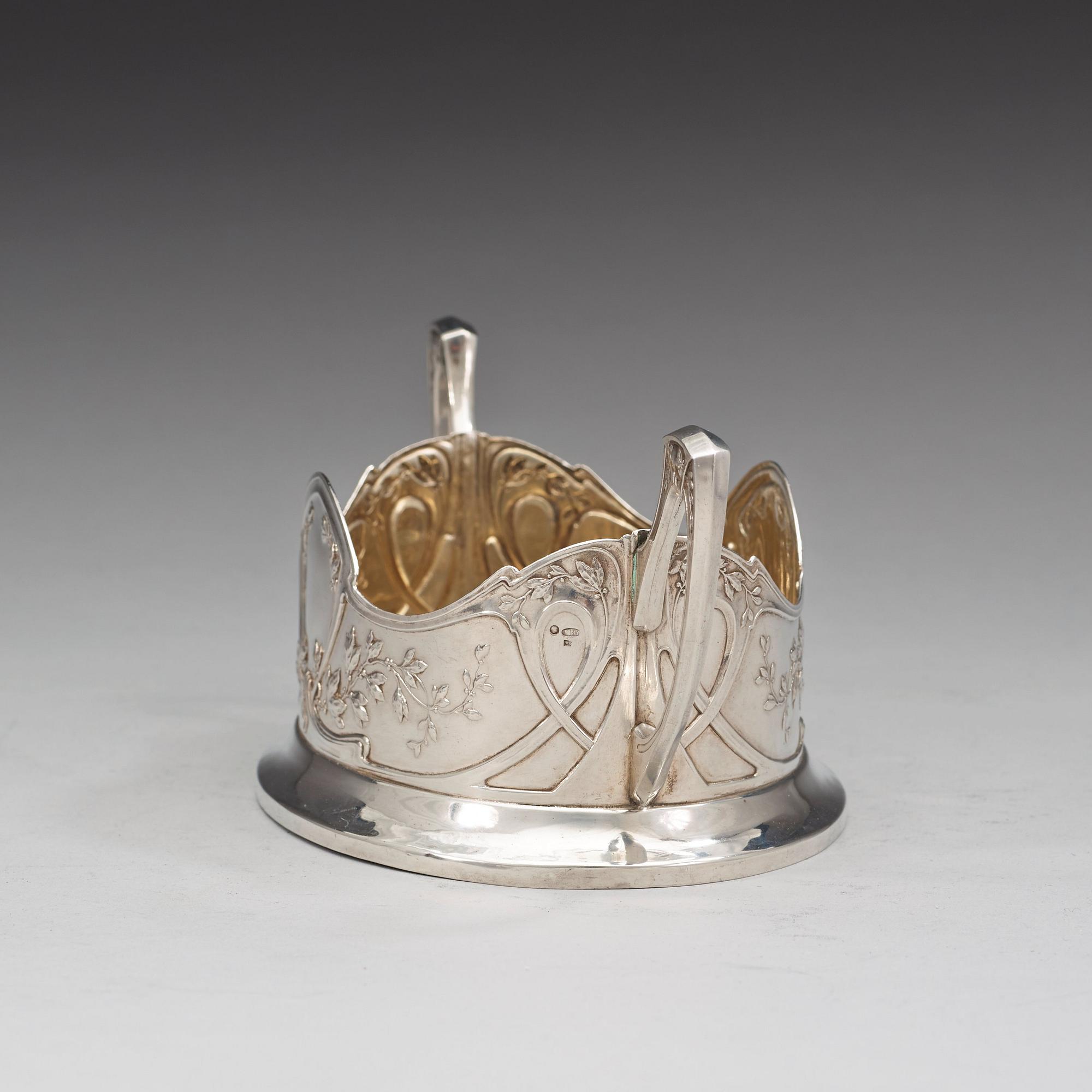 A Russian 20th century parcel-gilt jardiniere, marks of Chlebnikov, Moscow 1908-1917.