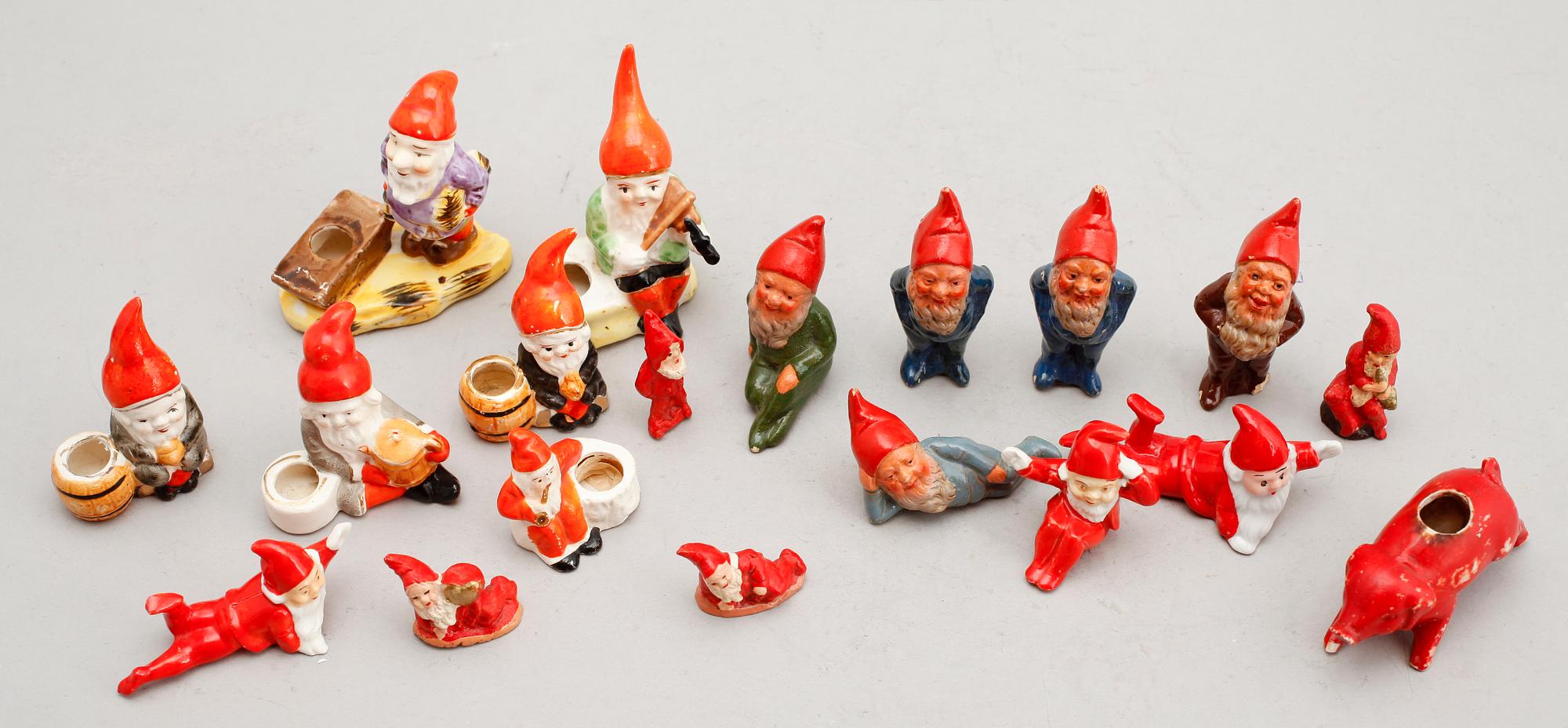 TOMTEFIGURER, 19 st, porslin och biskvi, 1900-talets första hälft.