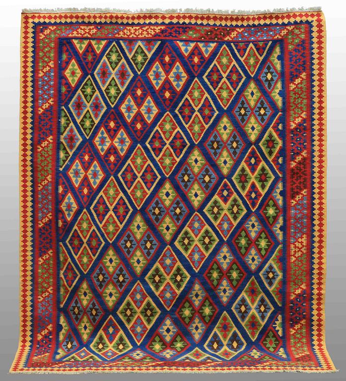 MATTA, Kelim Shiraz, ca 285 x 223 cm.