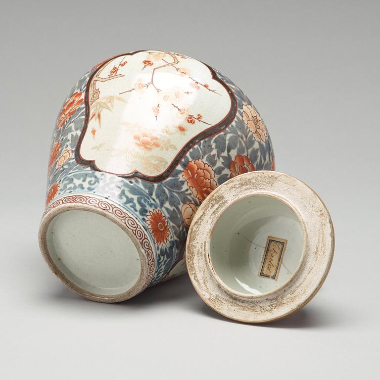 A Japanese Genroku imari vase, circa 1700.