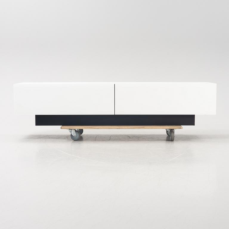 A Spectral 'Brick br2001' TV unit.