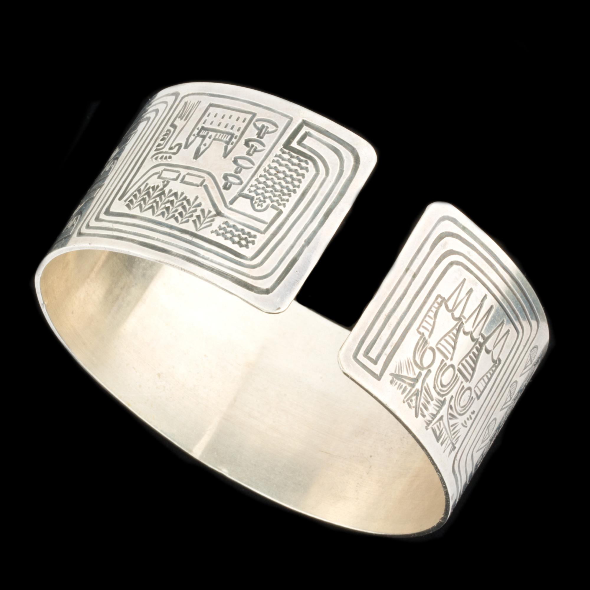 ARMBAND, 2st, silver, Sörlings Konsthantverk, Stockholm, 1972 respektive 1950. Totalvikt ca 115 g.
