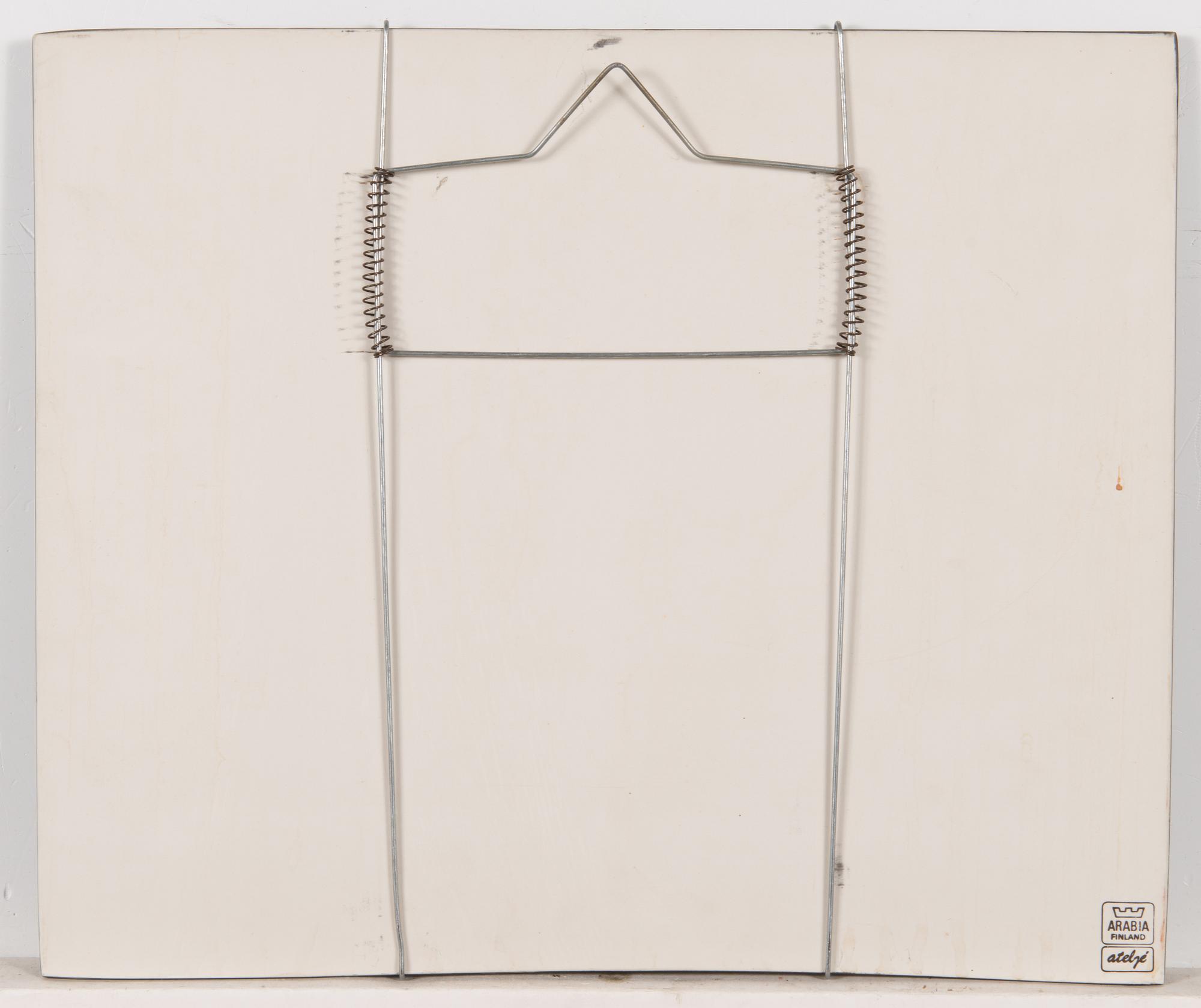 Heljä Liukko-Sundström, väggplattor, 4 st, signerade Heljä Liukko-Sundström, Arabia 1982 och 1983.