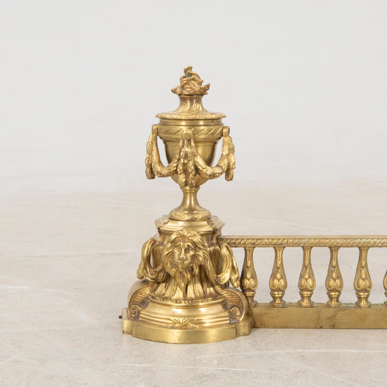 Spark guard in Louis XVI style, 20th century.