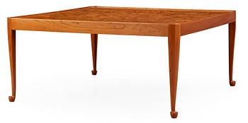 434. A Josef Frank mahogany and elm burr top sofa table by Svenskt Tenn.