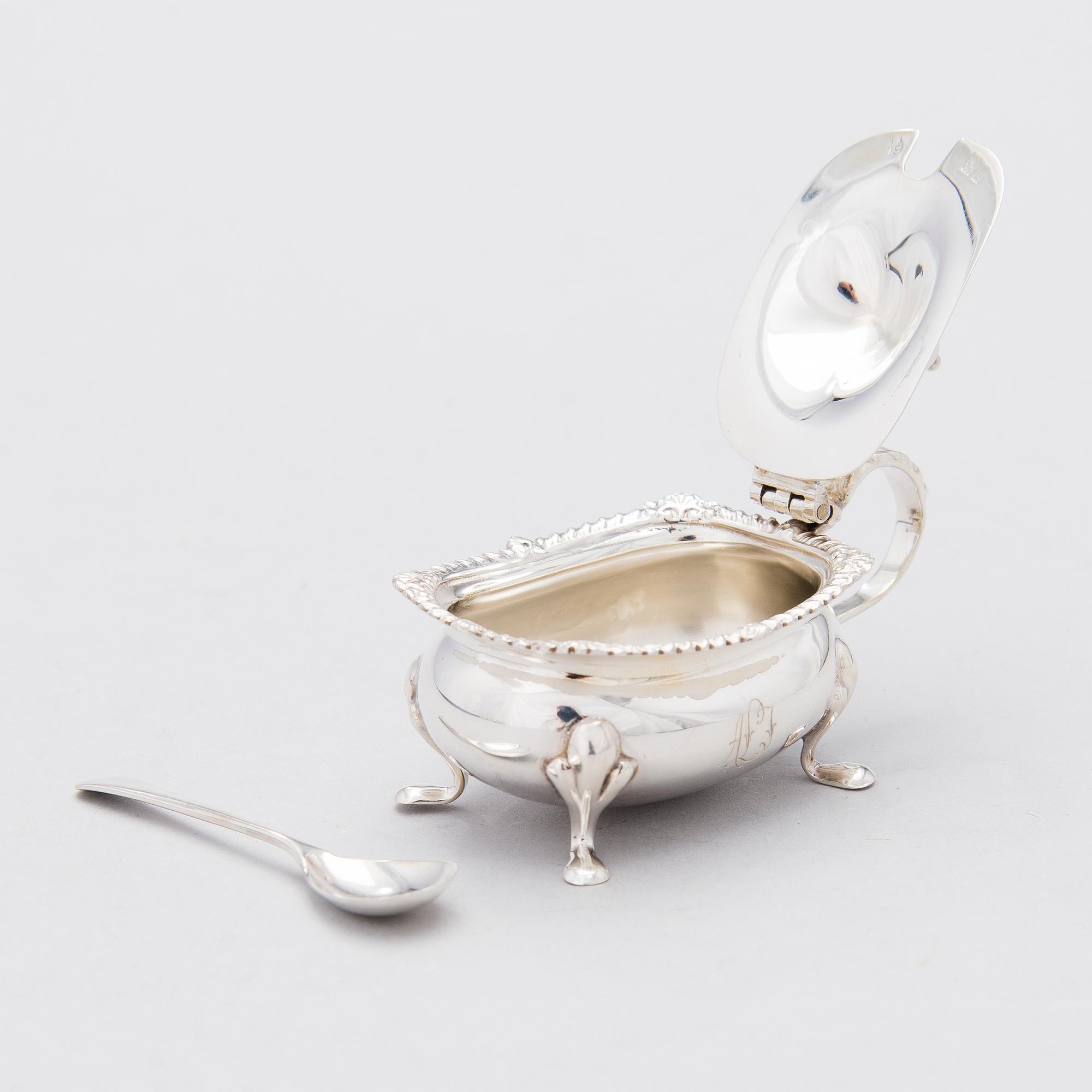 An 8-piece spice set in silver, Adie Brothers Ltd, Birmingham, England 1961-1962.