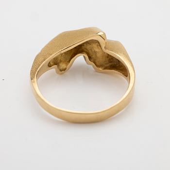 Björn Weckström, Ring, “Episode”, 18K gold and platinum, Lapponia, 1963.
