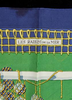SCARF, Hermès, "Les raisins de la Mer".