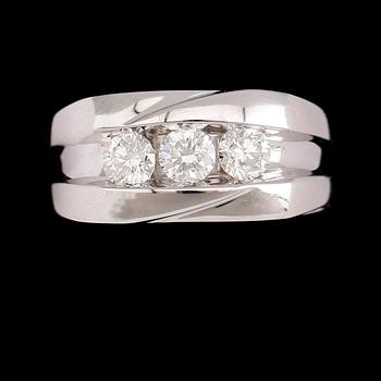 RING, 14 k vitguld, briljantslipade diamanter tot ca 1.00 ct.