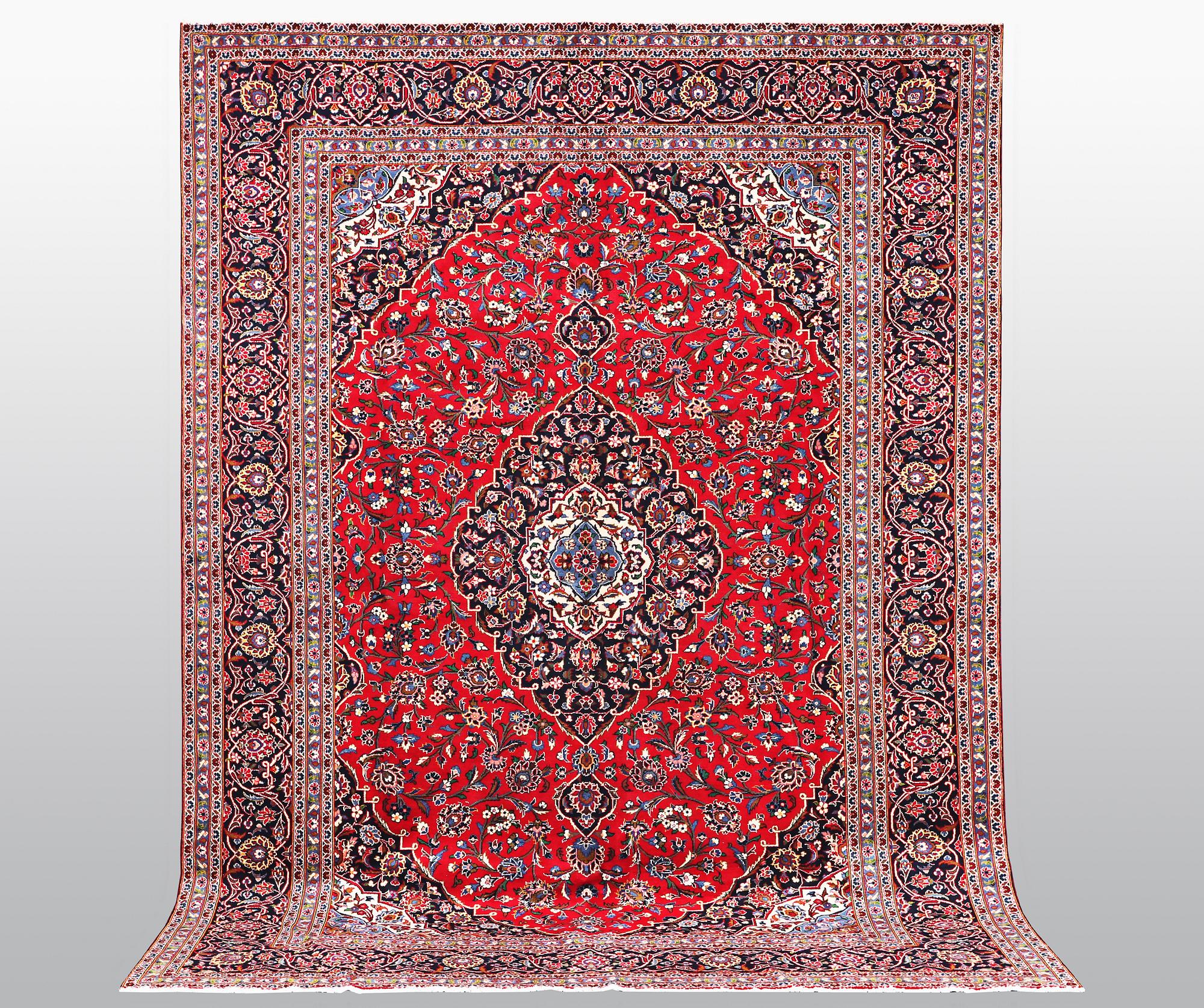 Matta, Keshan, ca 390 x 292 cm.