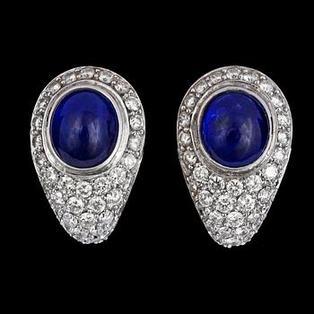 962. A pair of WA Bolin cabochon cut blue sapphires and brilliant cut diamonds, tot. app. 2 cts.