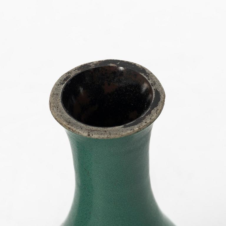 Two green monochrome vases, Qing dynasty, 18th/19th century.