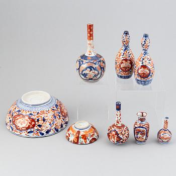 Eight imari objects, Japan, Meiji and 20th century.