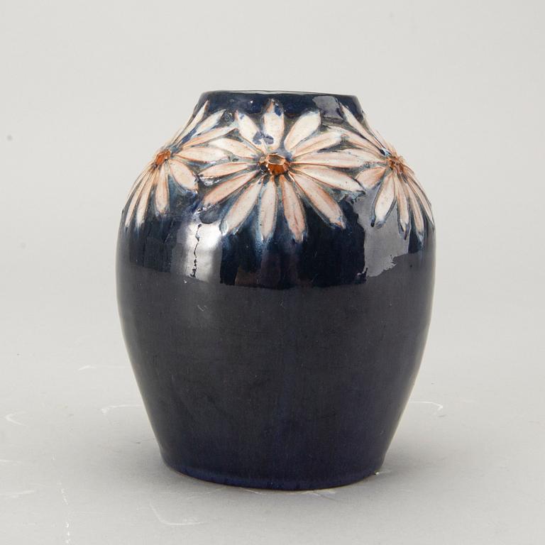 HILMA PERSSON-HJELM, vas, art nouveau, signed 1915.