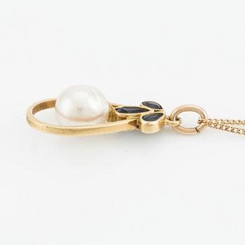 Pendant, 18K gold with pearl and small blue stones, with chain.