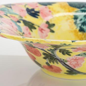 Dorrit von Fieandt, a large decorative bowl signed DvF Arabia Finland.