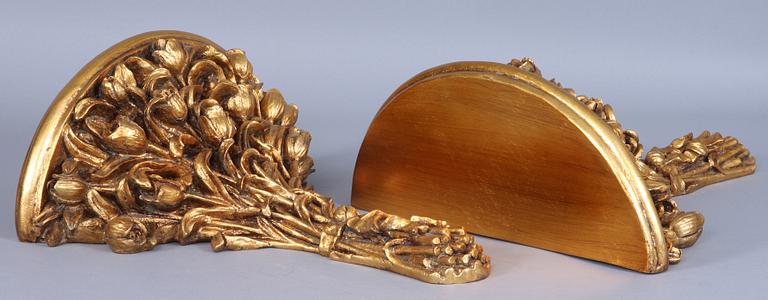 VÄGGKONSOLLER, 2 st, 1900-tal.
