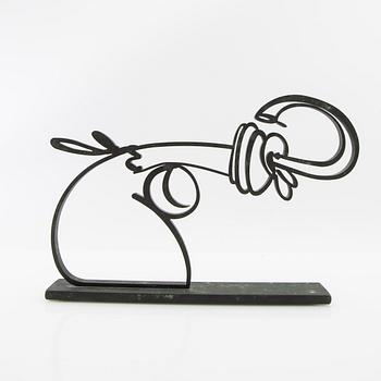 Carl Fredrik Reuterswärd, Sculpture "Non violence".