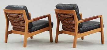 FÅTÖLJER, 2 st, och läder, Carl Gustaf Hiort af Ornäs, Finland sent 1950-tal.