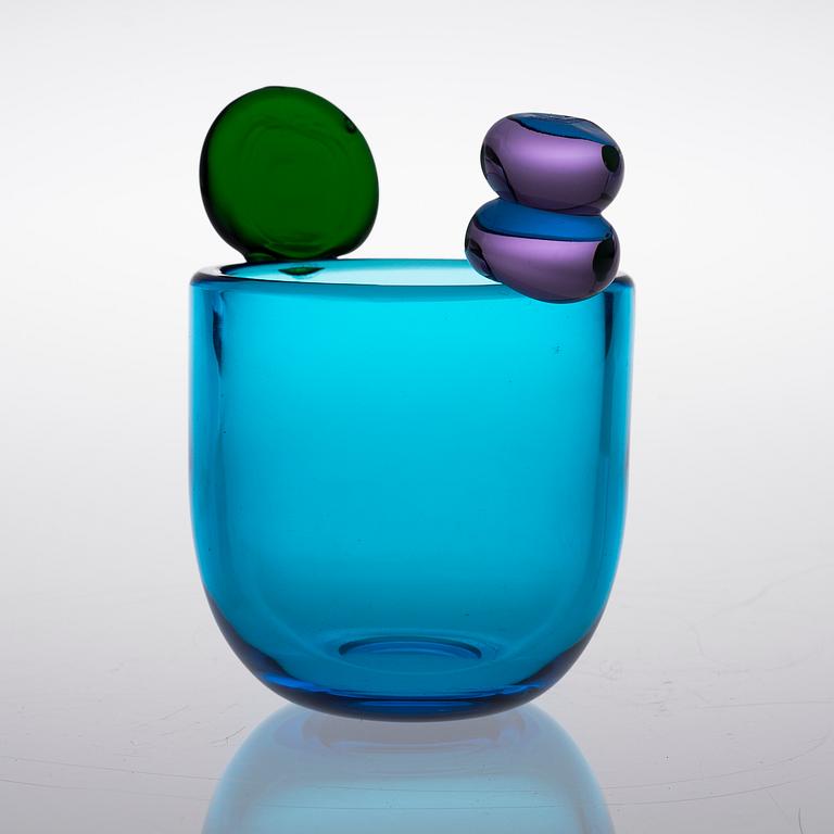 OIVA TOIKKA, A POMPOM VASE. Signed Oiva Toikka Nuutajärvi Notsjö. 1970s.