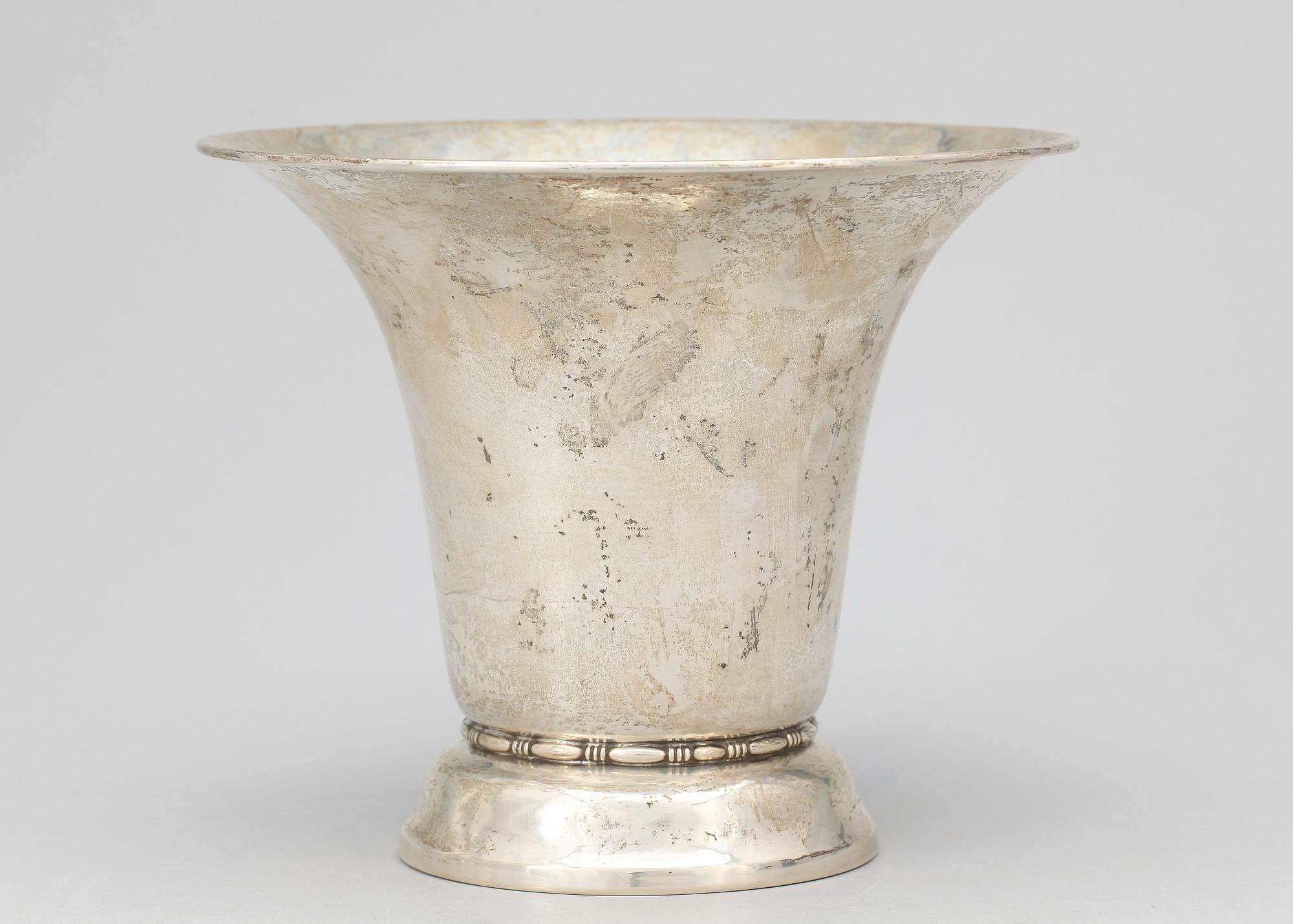 POKAL, silver, C G Hallbergs Guldsmeds AB, Stockholm, 1927, ca 392 gram.