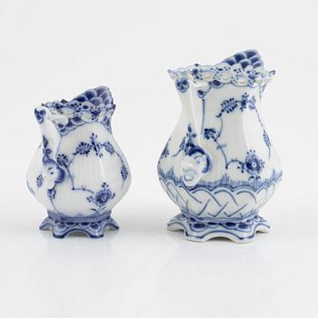 Mat- och kaffeservis, 76 delar, porslin, "Musselmalet", Royal Copenhagen, Danmark.