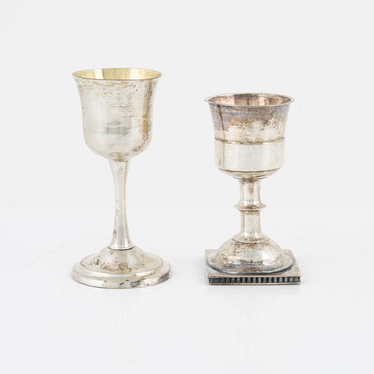 A silver cup, Arvid Wernström, Eksjö, Sweden, 1809, and a parcel-gilt silver cup, Fredrik Nymansson, Kristinehamn.