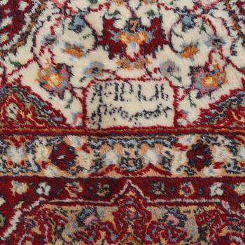 Matta, Kirman, old, 194 x 122 cm, bär inskription.