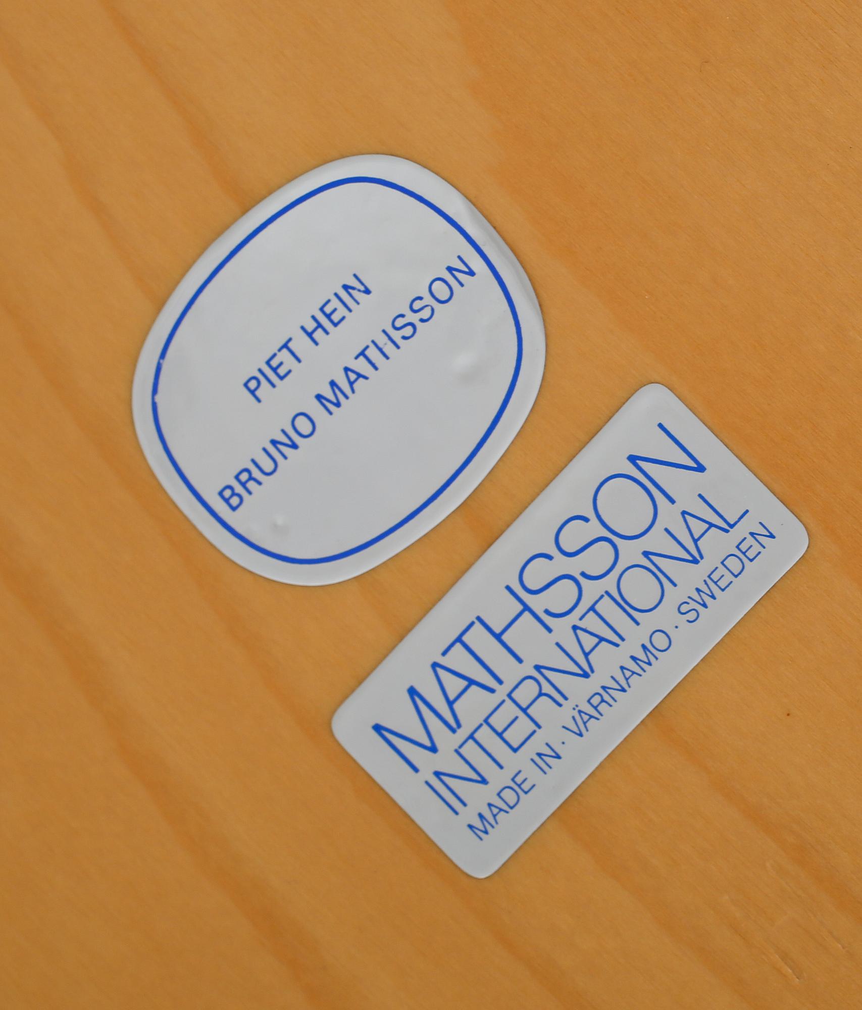 SOFFBORD, "Superellips" Design Bruno Mathsson och Piet Hein för Fritz Hansen, 1900-talets andra hälft.