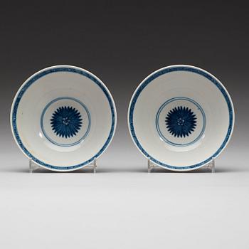 A pair of blue and white bowls, Qing dynasty with Xuandes four character mark.