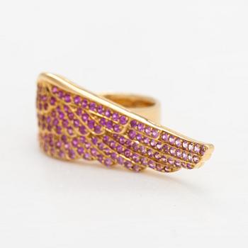Garrard, ring "Wings", 18K guld och rubiner. Märkt Garrard 52 Austria.