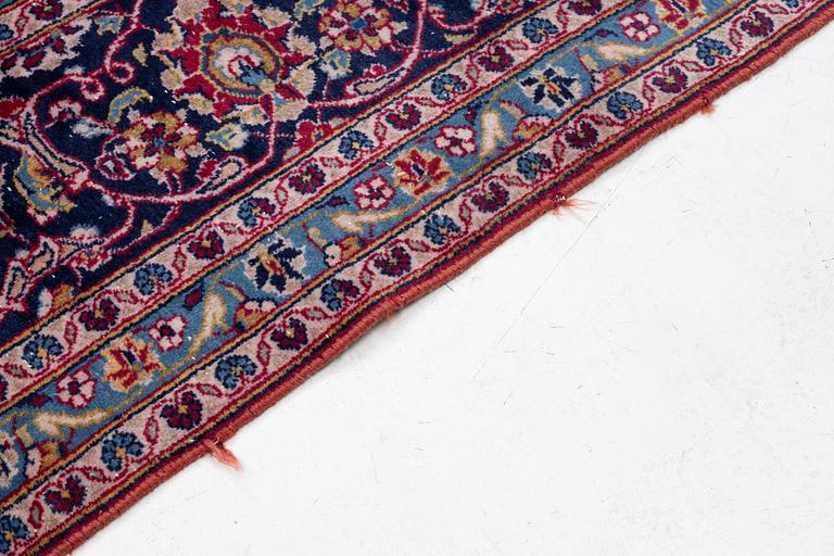 A Keshan carpet, c. 403 x 290 cm.