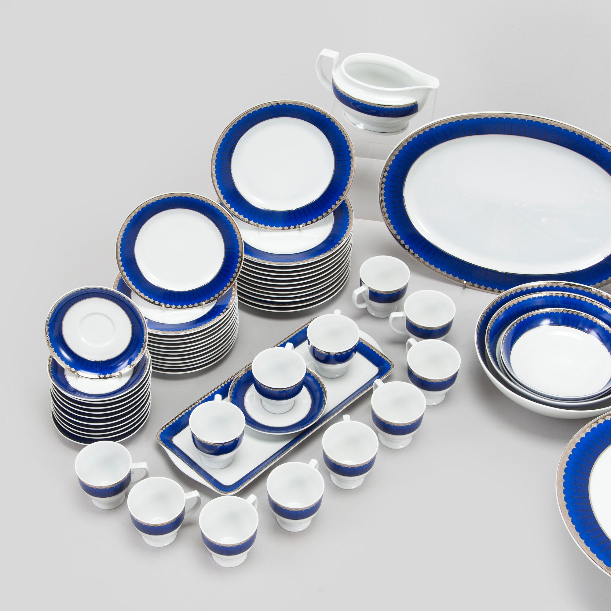 Sigvard Bernadotte, servis, 69 dlr, porslin, "Marianne Royal Blue", Christineholm/Fyrklövern, Millenniumserien 2000.