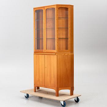 Carl Malmsten, Display cabinet, “Undantaget”, Åfors Möbelfabrik AB, second half of the 20th century.