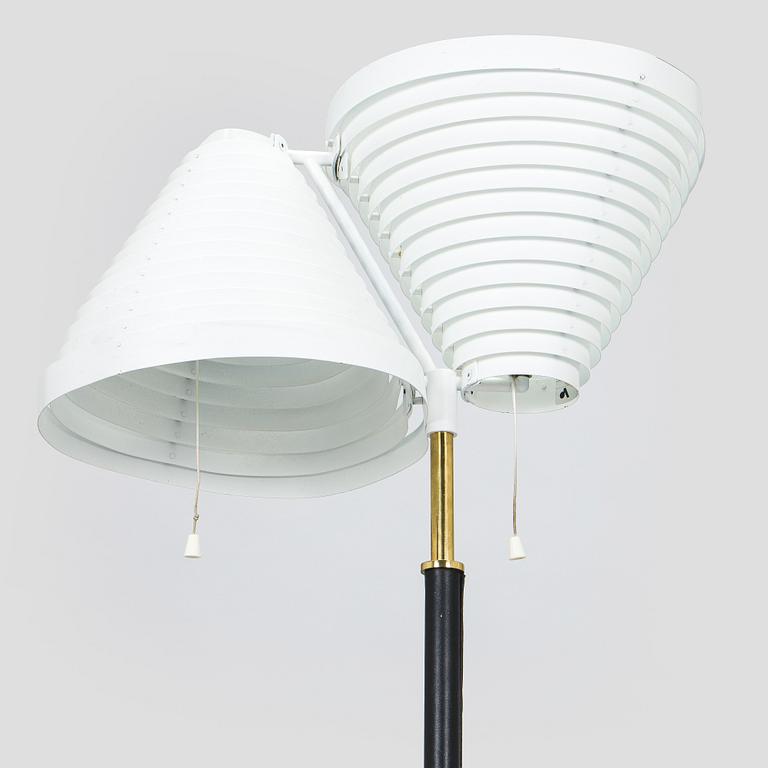 Alvar Aalto, An 'A 810' floor lamp, Valaisinpaja, 1980s.