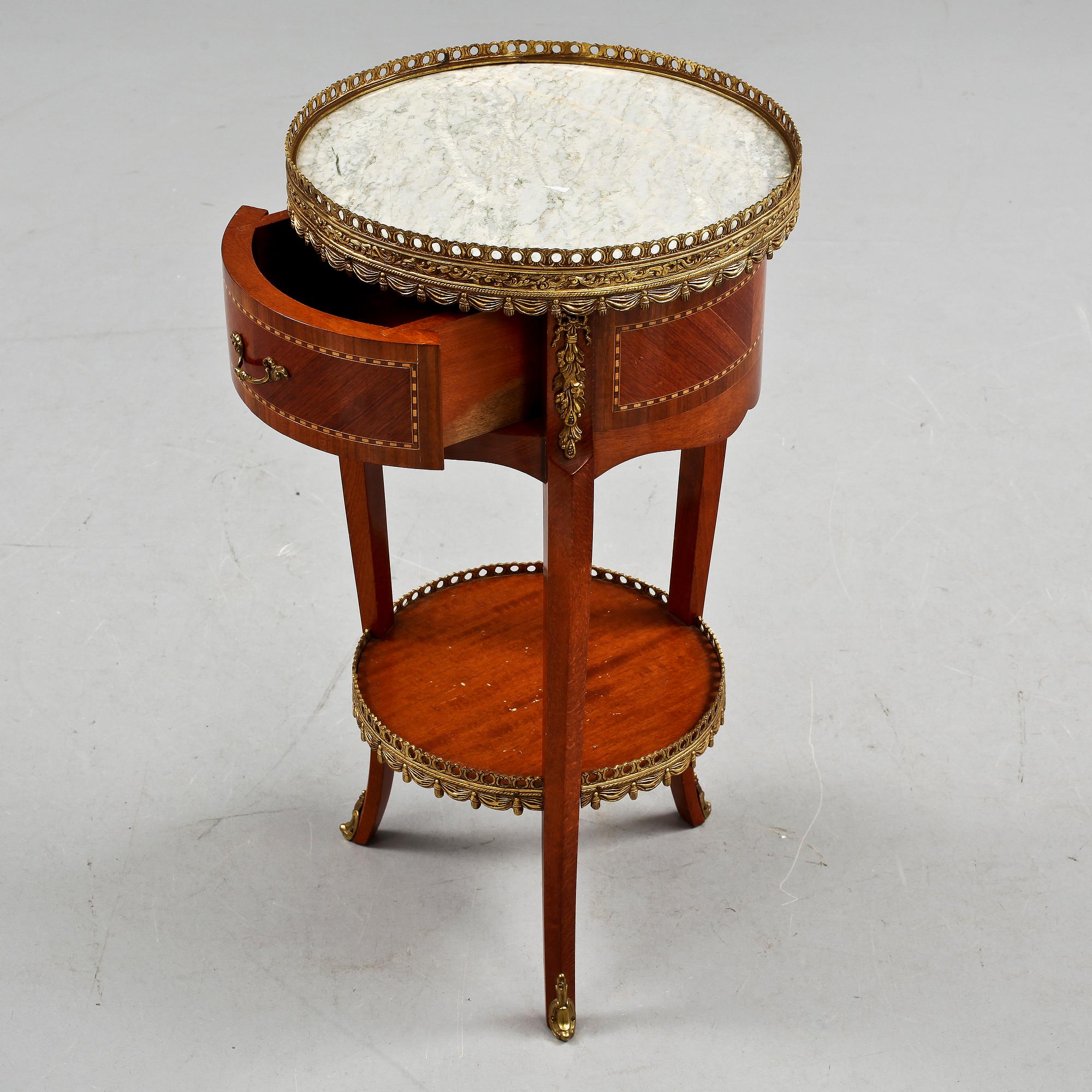 BORD, Louis XV-stil, 1900-talets första hälft.