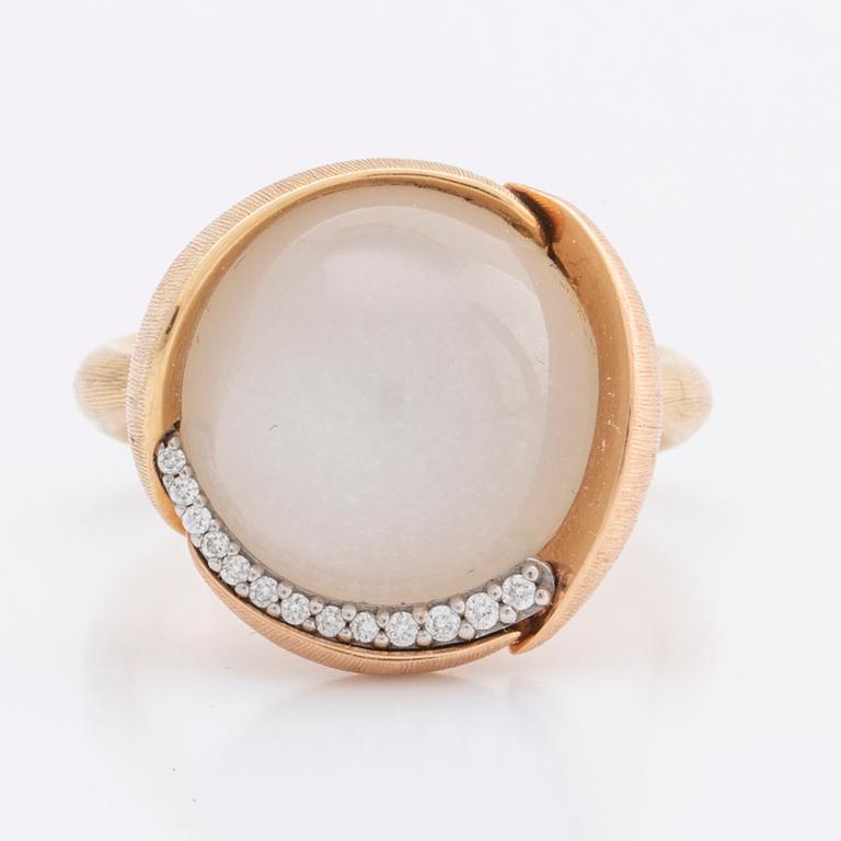 LYNGGAARD RING Lotus collection 18K gold w 1 moonstone and brilliant-cut diamonds total 0,05 ct TW VS, original box.