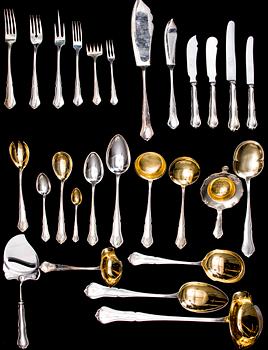 ATERINSARJA, noin 185 osaa, hopeaa "Chippendale", Kultakeskus 1930/1940- luku. Hopeapaino noin 4450 g.