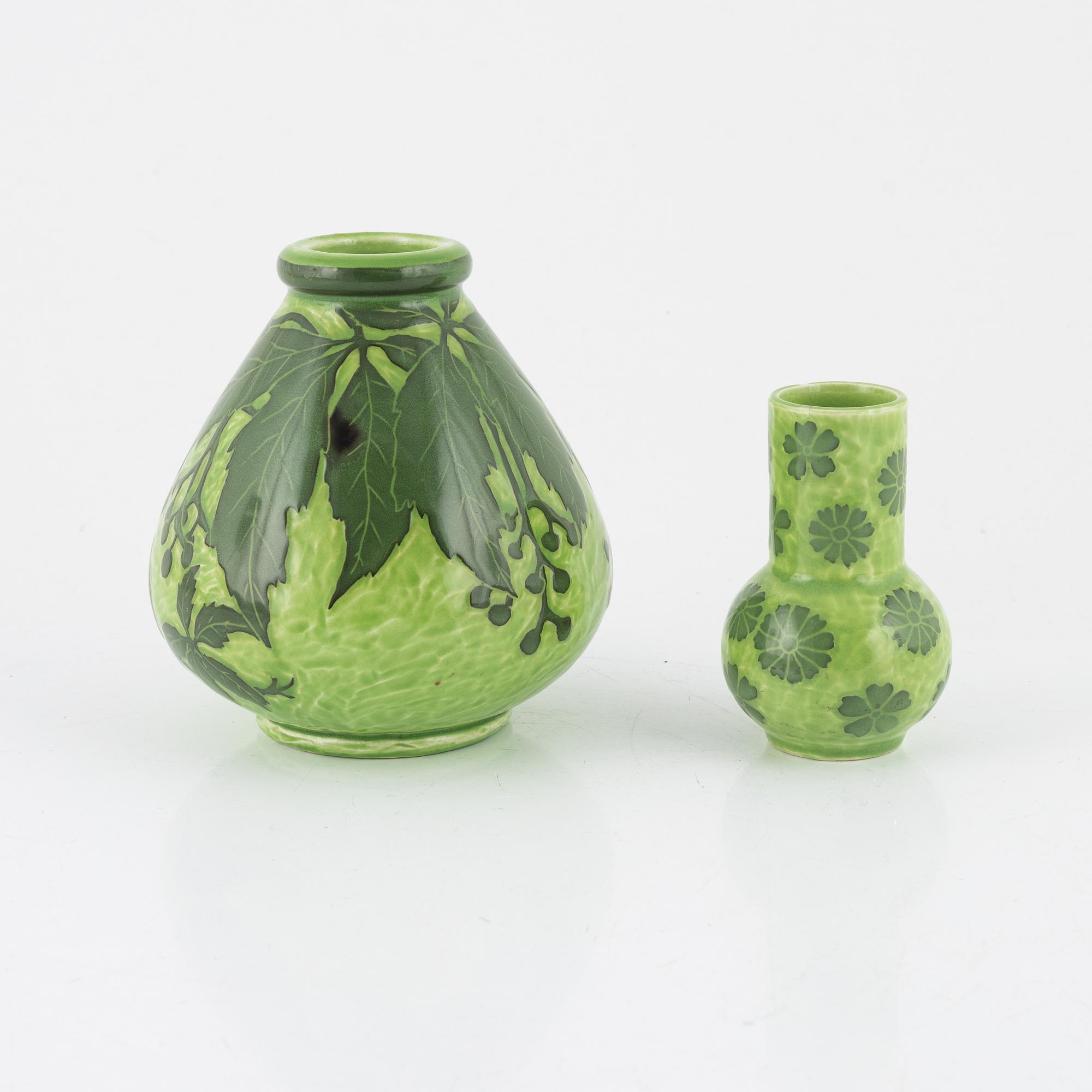 Josef Ekberg, vaser, 2 st, jugend, Gustafsberg, 1900-talets början.