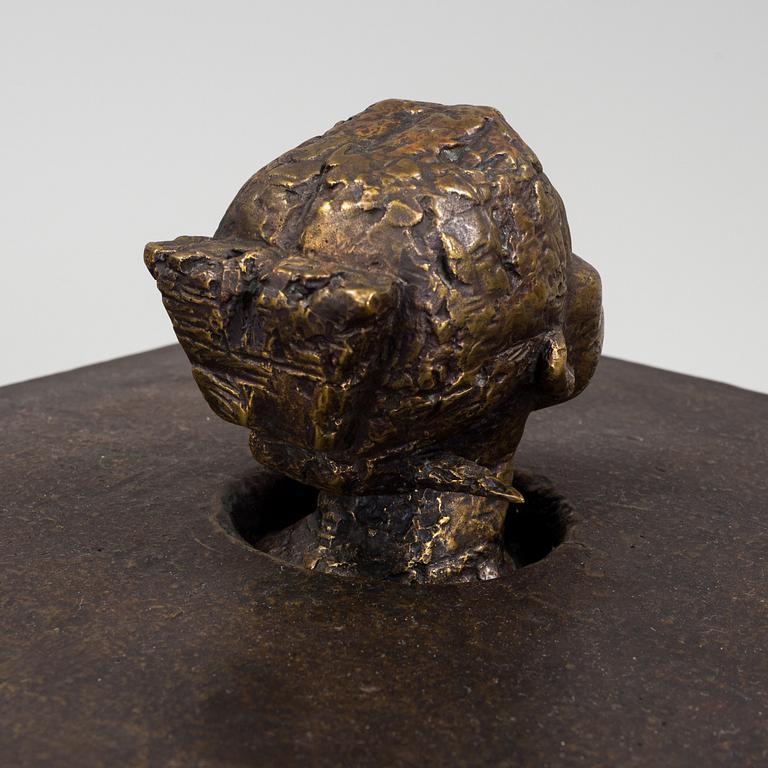 LISS ERIKSSON, a bronze sculpture "Foire du Trone", signed and numbered I/V, fonderi Godard Paris.