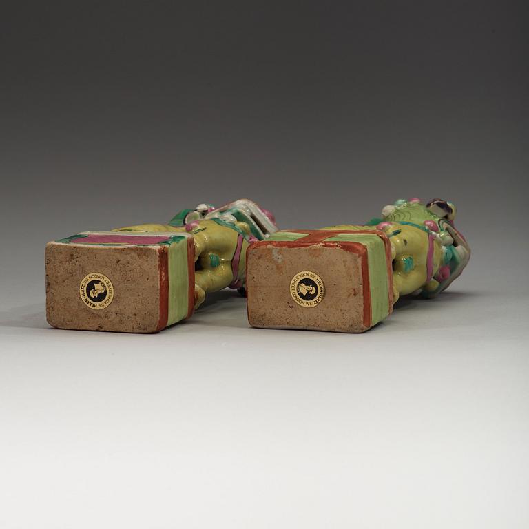 A pair of famille rose joss stick holders, Qing dynasty, 19th Century.