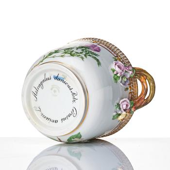 Vinkylare, porslin. Royal Copenhagen, 'Flora Danica', Danmark, 1900-tal.