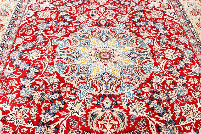A Najafabad carpet, c. 360 x 252 cm.