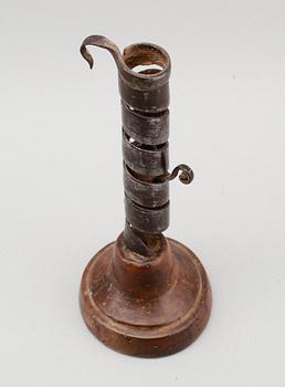 LJUSSTAKE, smide och trä, 1700-tal.