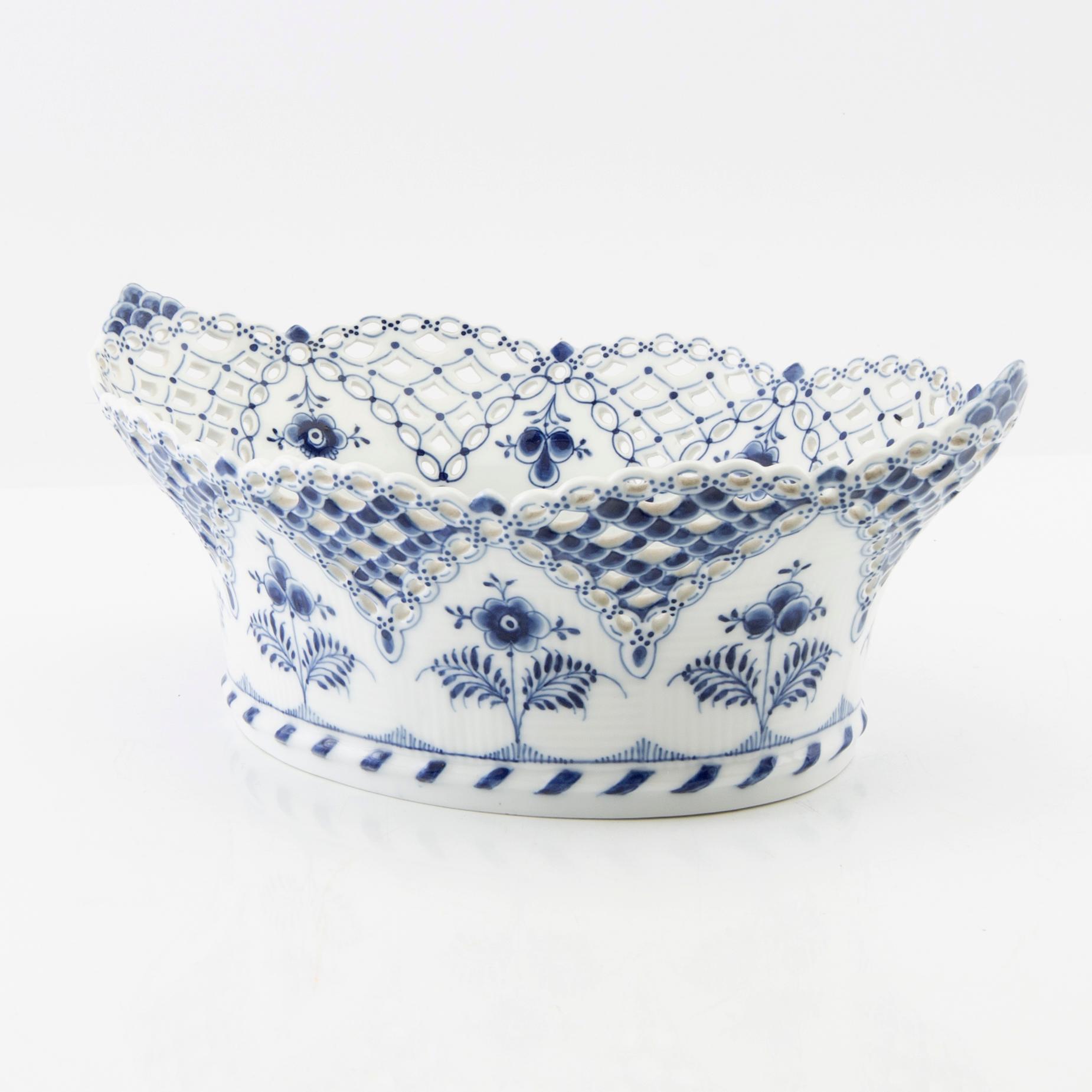 Gallerskål "Musselmalet helblonde" Royal Copenhagen Danmark  porslin.