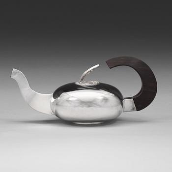 107. Karlheinz Sauer, A Karl-Heinz Sauer silver teapot, Västerås, Sweden 1986.