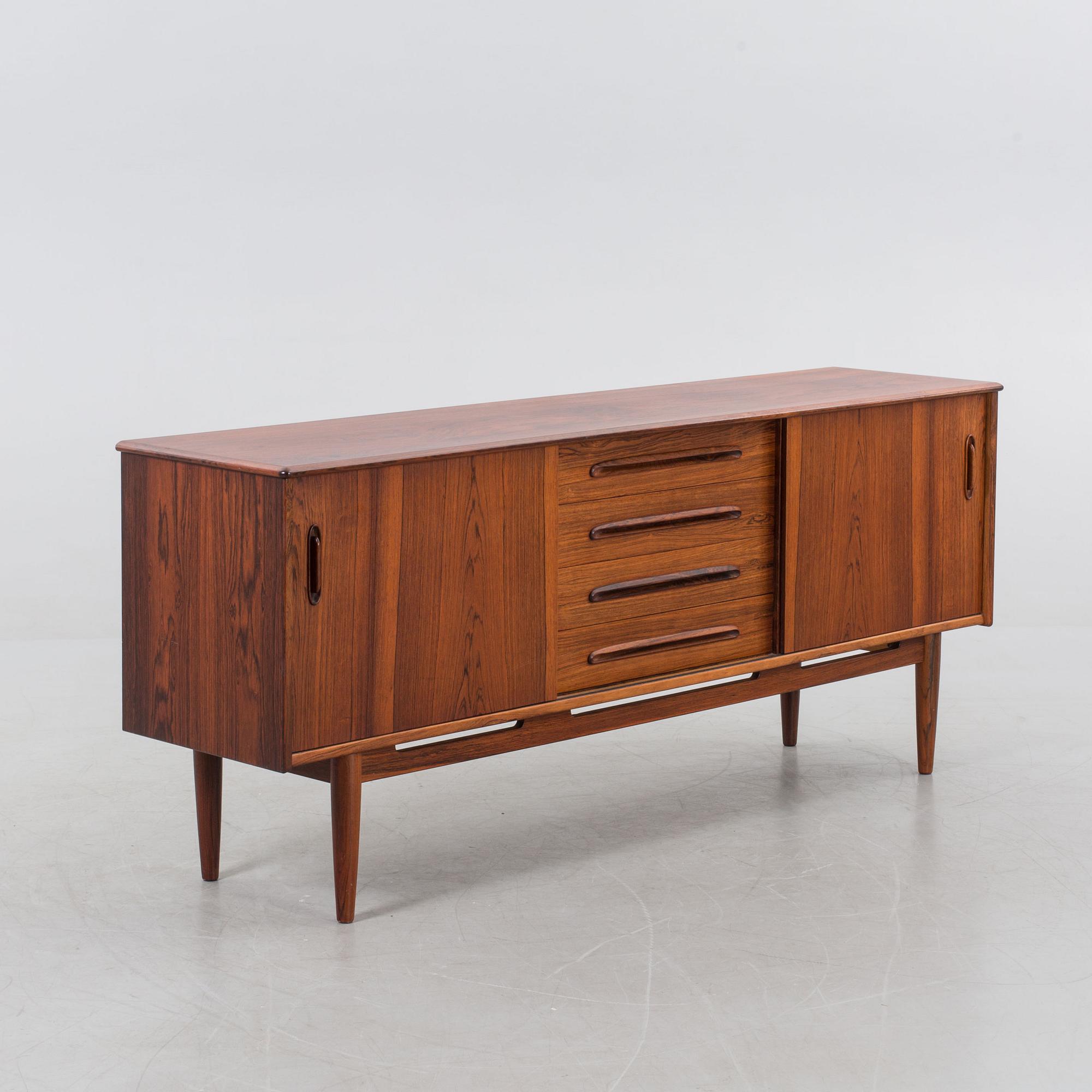SIDEBOARD, "Cortina", Nils Jonsson, Troeds Möbelfabrik, Bjärnum, 1900-talets tredje kvartal. -Cites-intyg.