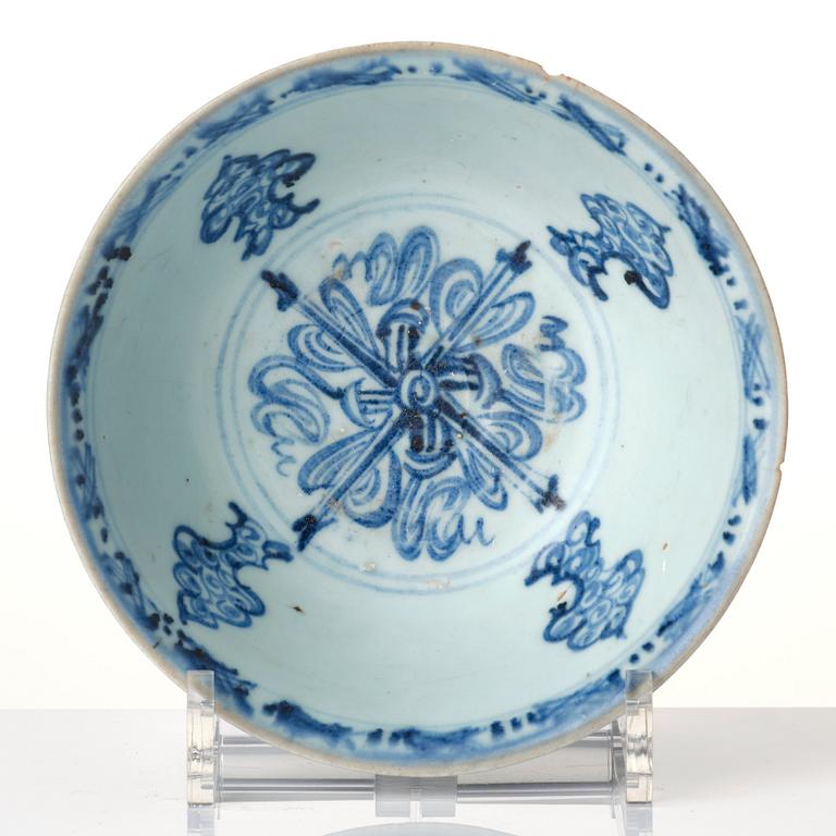 A blue and white bowl, Ming dynasty (1368-1644).