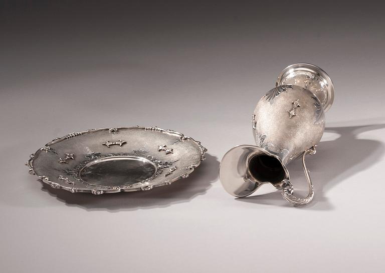 VINKANNA MED FAT, Italien, 1900-talets slut. Stämplade silver 800. Totalvikt 703 g.