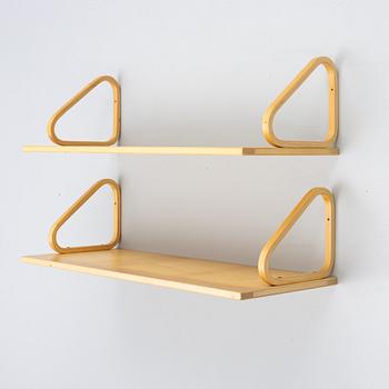 Alvar Aalto, vägghyllor, ett par, modell 112B, Artek, Finland, sent 1900-tal.